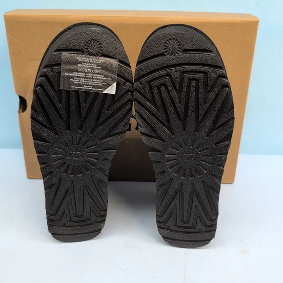 UGG Classic Ultra Mini Platform Boot Women's US 6 Black - Picture 8 of 13